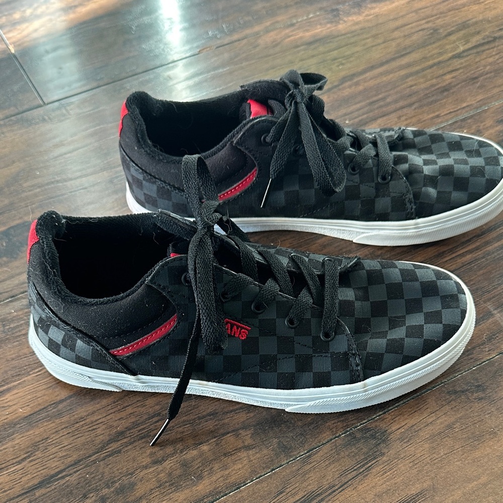 Vans Youth Size 6 Seldan Skate Shoe